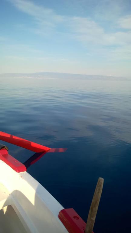 Appartamenti Mantarro Travel And Living Santa Teresa Di Riva Dış mekan fotoğraf