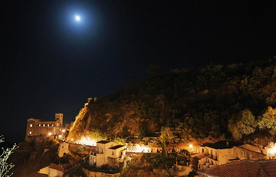 Appartamenti Mantarro Travel And Living Santa Teresa Di Riva Dış mekan fotoğraf