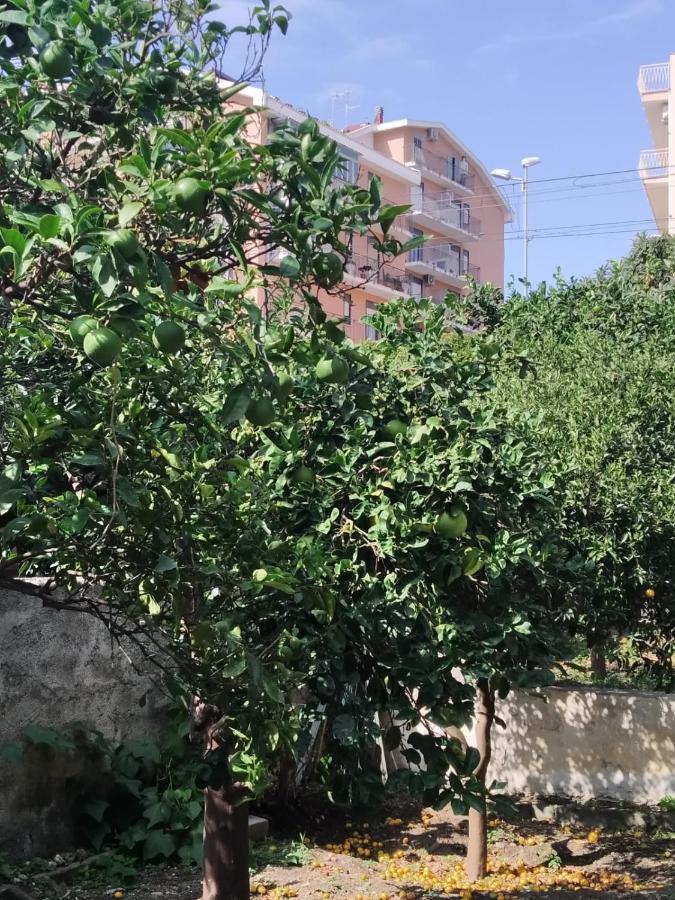 Appartamenti Mantarro Travel And Living Santa Teresa Di Riva Dış mekan fotoğraf